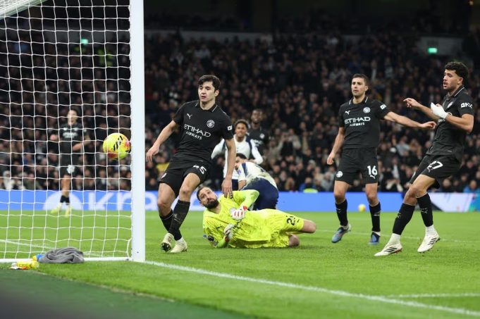 Tottenham fight back from 2-0 down to draw with Man City